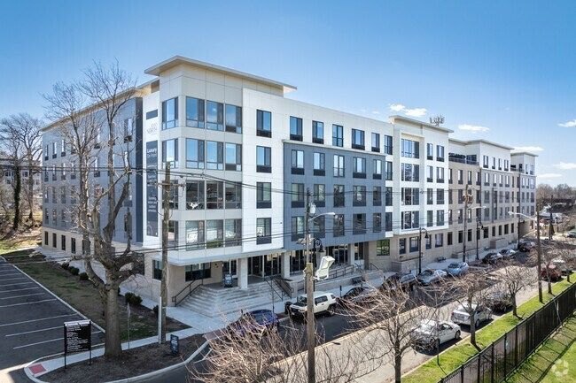 1000 North Avenue · Iron Ore Properties